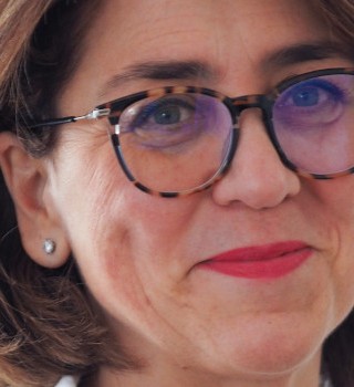 Luisa Oliva&nbsp;: soins sur mesure, maquillage hybride et textures de nouvelle génération 