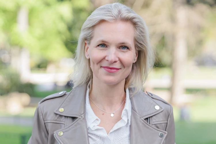 Ioulia Mikaïloff - Identités Remarquables